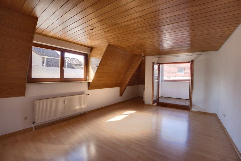 Wohnzimmer Reichenbach an der Fils Maisonettewohnung 3,5-Zimmer-Maisonettewohnung mit Loggia & Tiefgarage